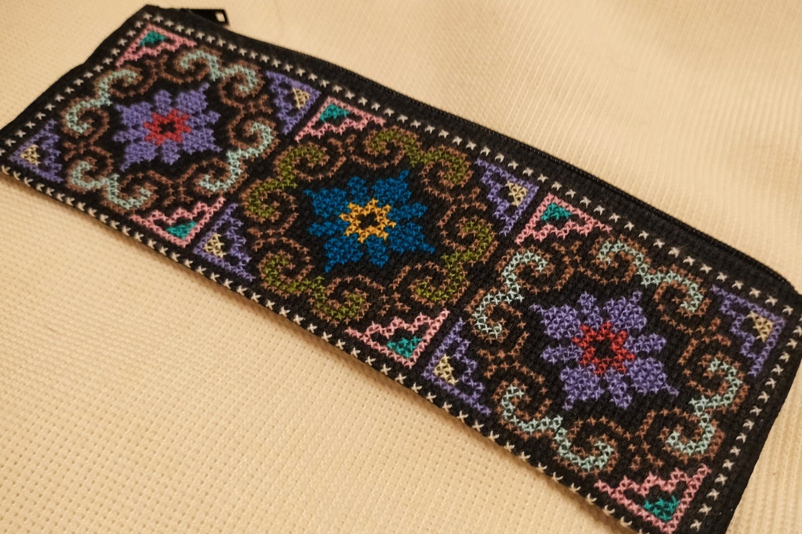 画像1: 　ちくちく手刺しゅうペンケース　