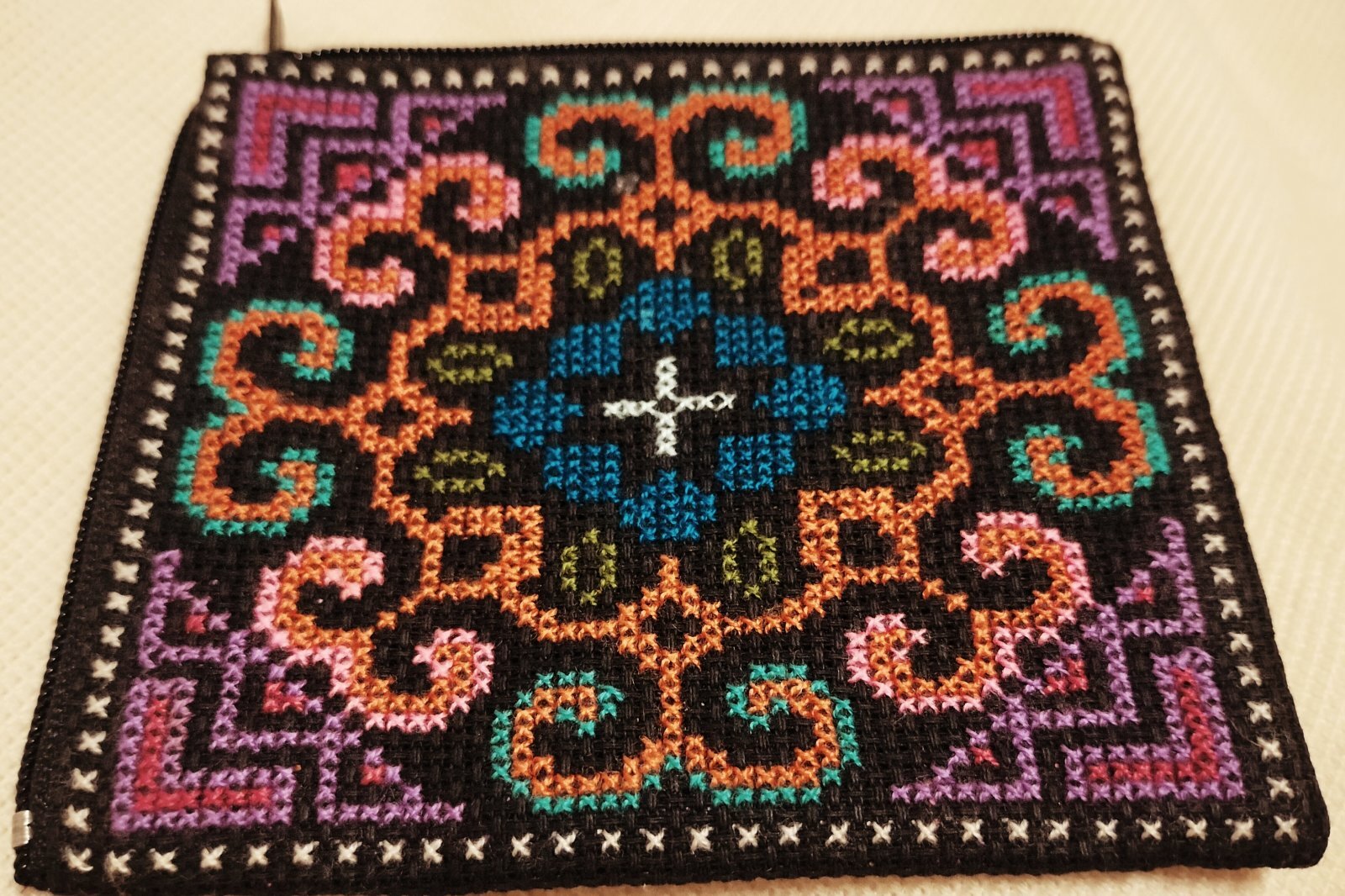 画像1: 仕切つき小物入れ